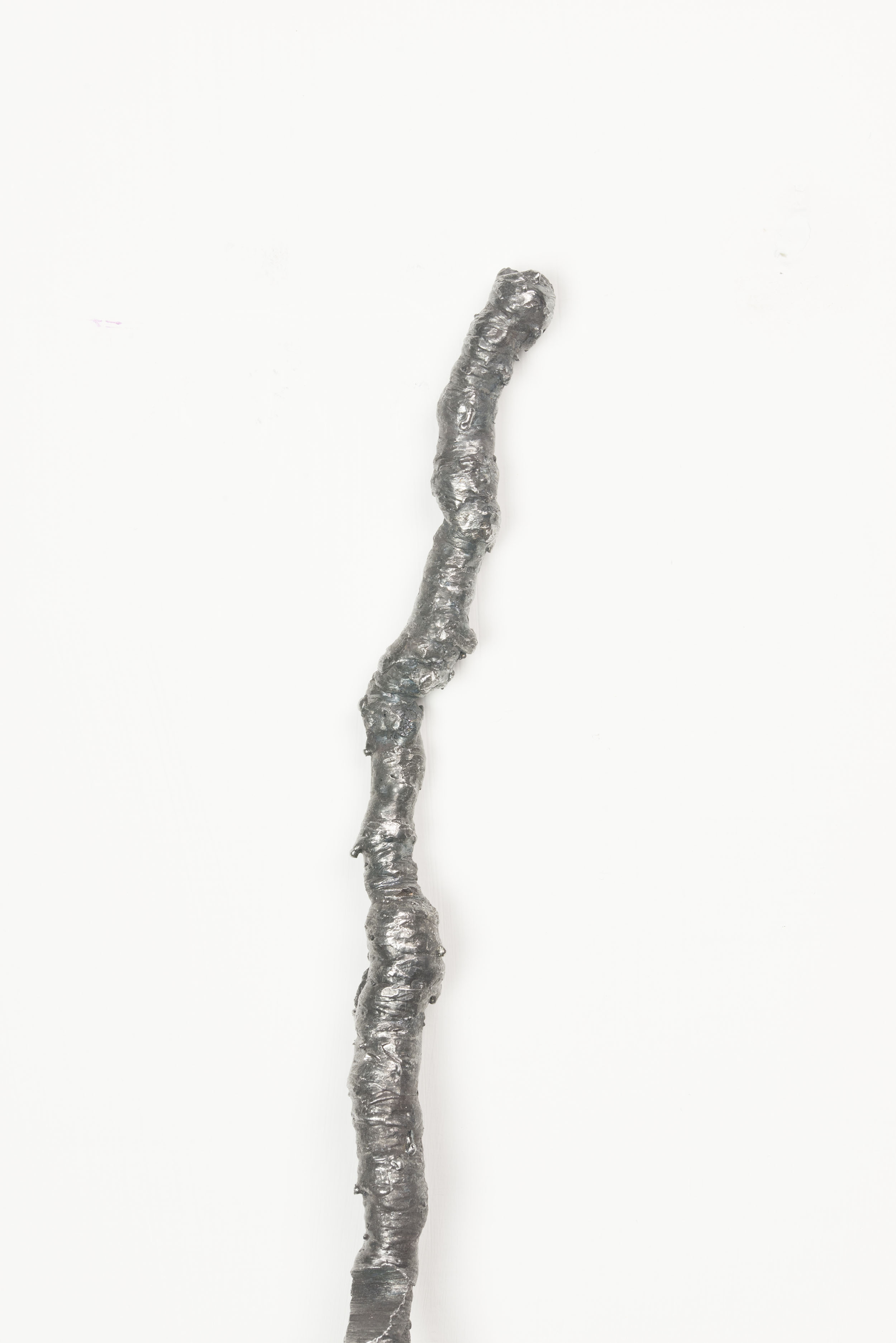 Dealing with length. Stainless steel weld metal. 365 x 15 x 10cm. 2015